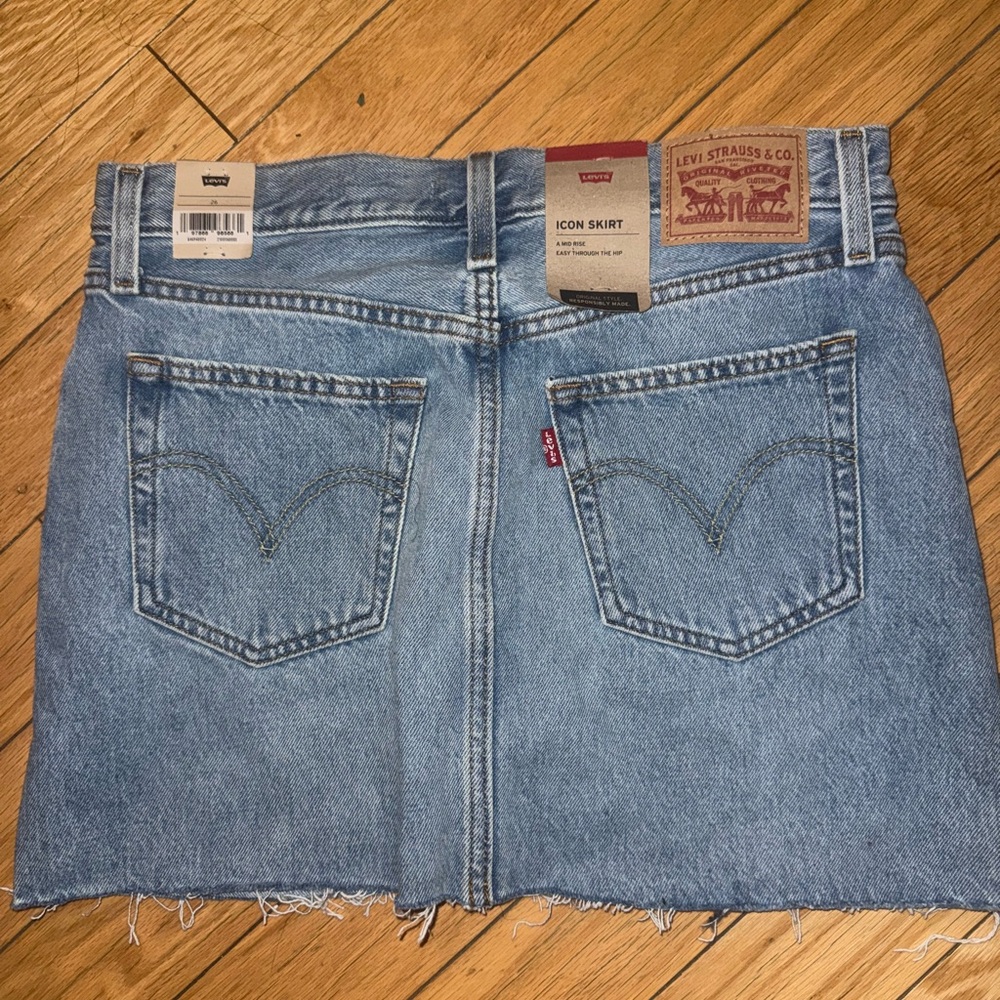 LEVI’s jeans skirt size 26 women’s